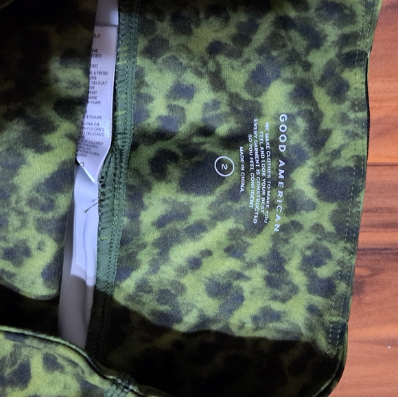 GOOD AMERICAN  SIZE 2 LEGGINGS..NWT BEST EVER. - Picture 4 of 7